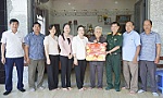 Phó Bí thư Thường trực Tỉnh ủy Đồng Tháp Nguyễn Hải Trâm thăm, tặng quà Mẹ Việt Nam Anh hùng, gia đình chính sách