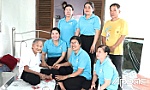 Hội Liên hiệp Phụ nữ xã An Thạnh Thủy thăm hỏi, tặng quà gia đình chính sách