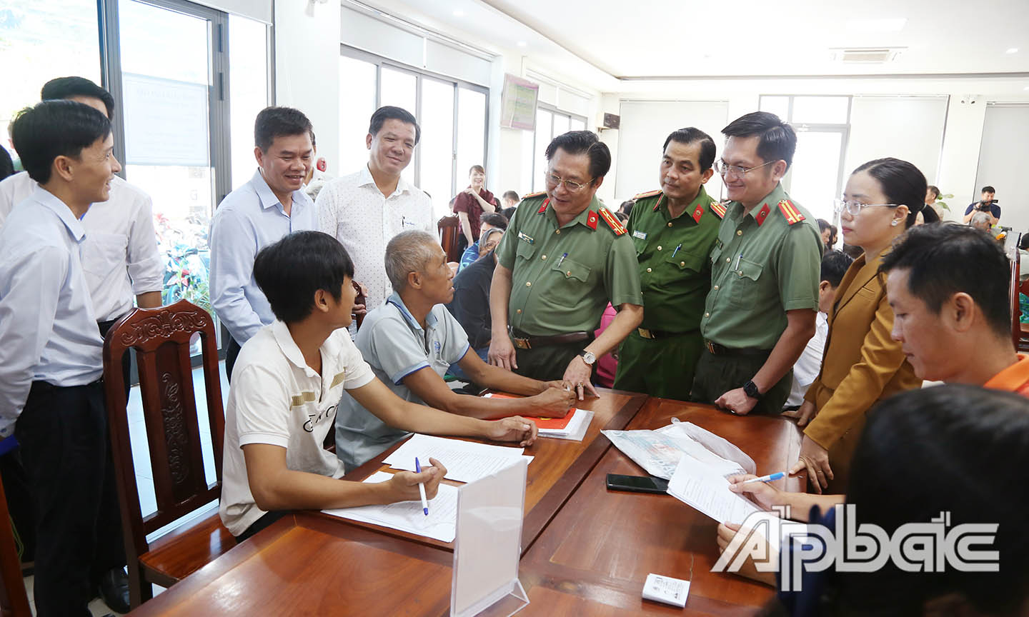 Phường Cao Lãnh xử lý trên 3.000 hồ sơ sau 4 ngày hoạt động