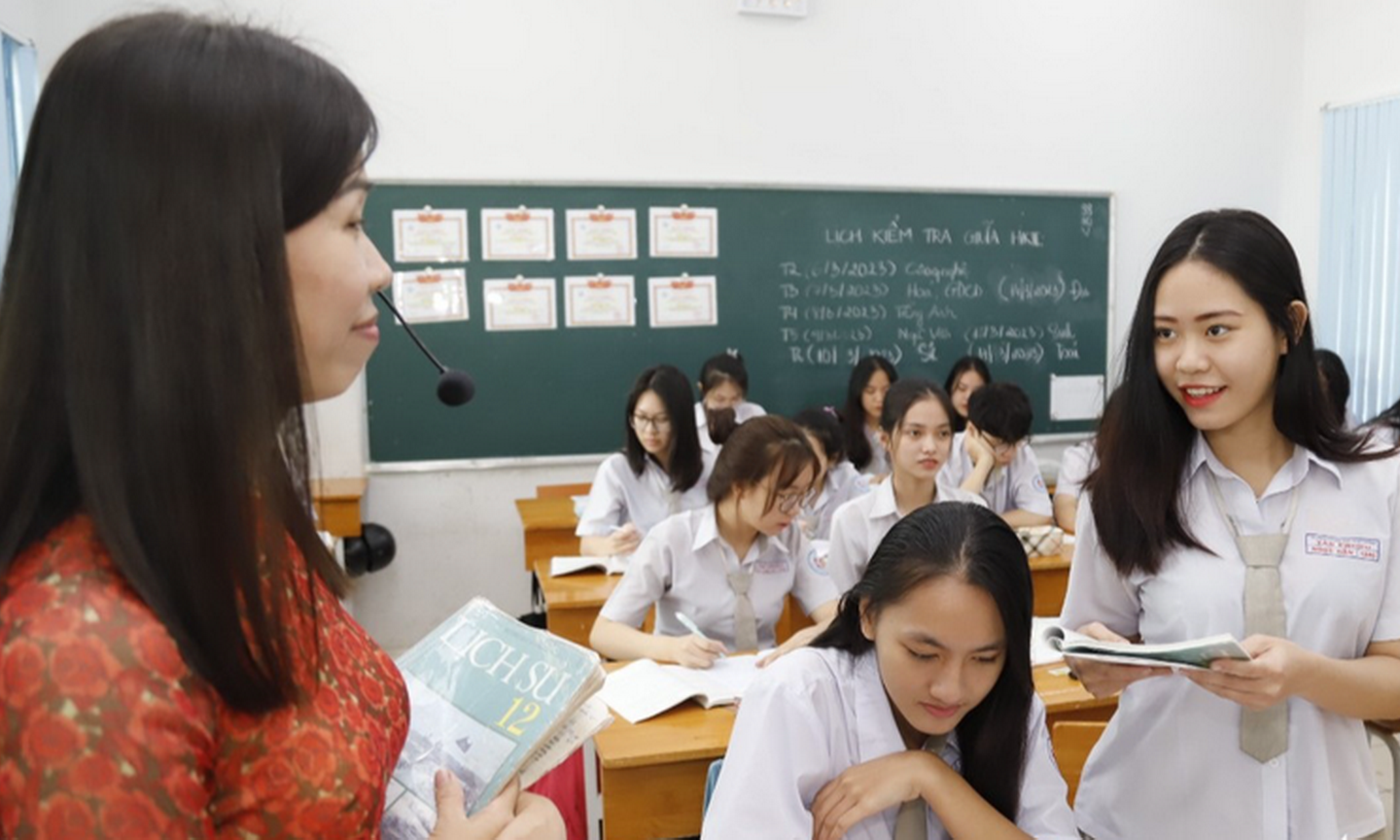 Gấp rút điều chỉnh chương trình, sửa sách giáo khoa sau sáp nhập