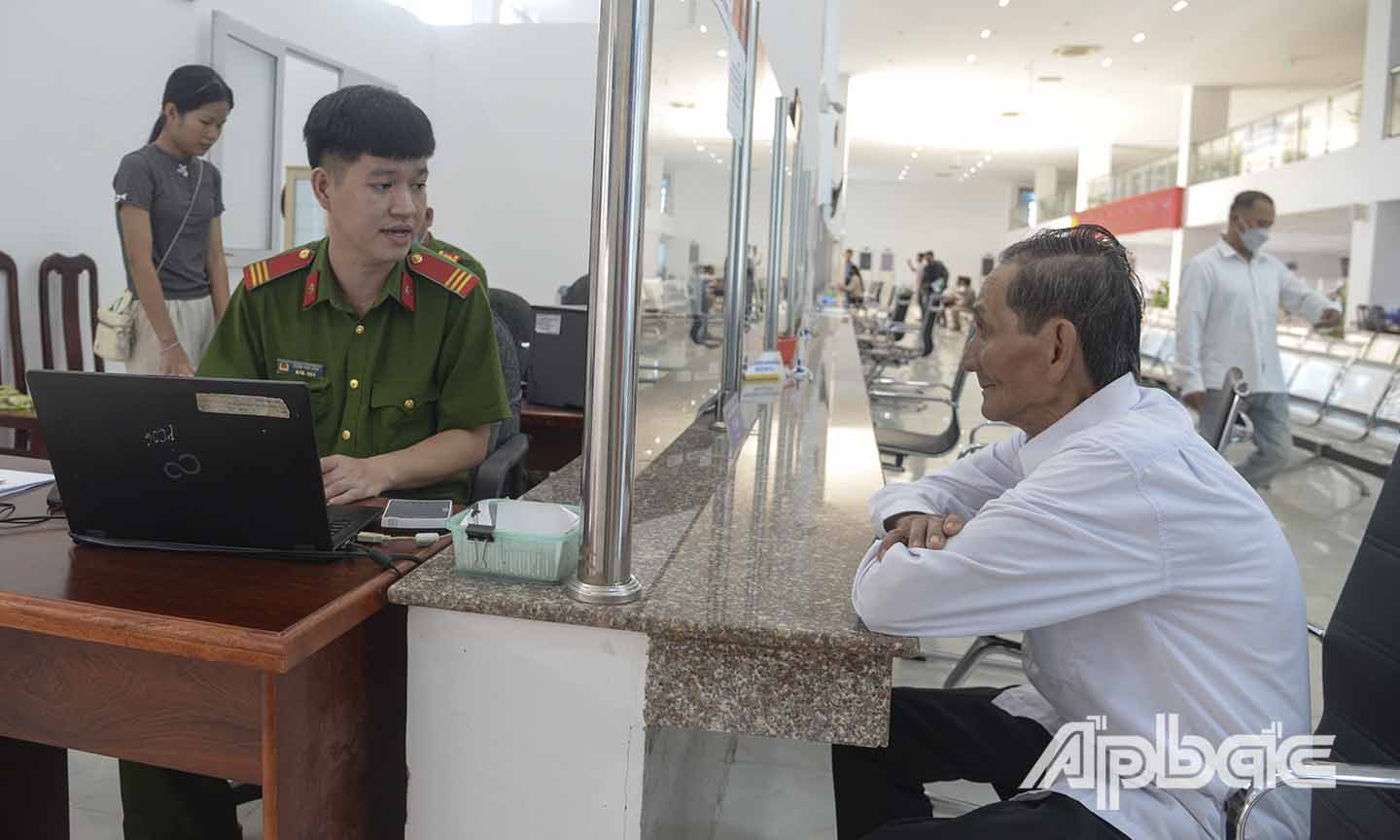 Đồng Tháp: Người dân đánh giá cao công tác giải quyết thủ tục hành chính vào thứ bảy