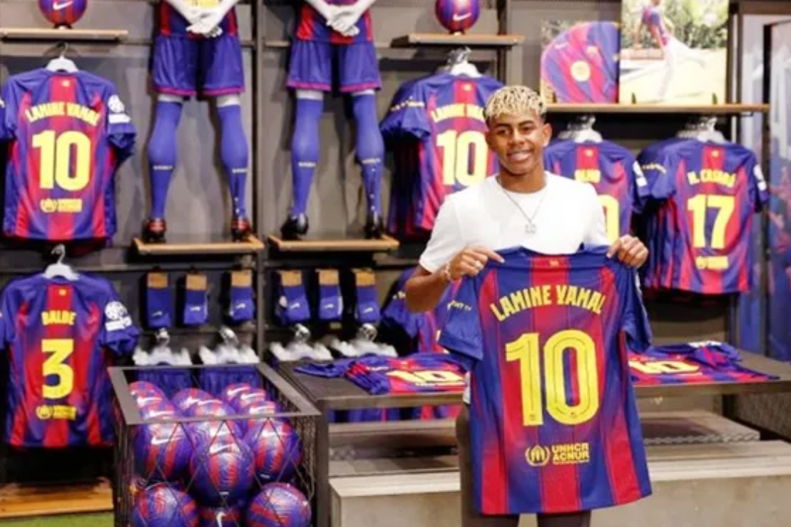 Yamal mang áo số 10 ở Barca: Vinh dự và áp lực
