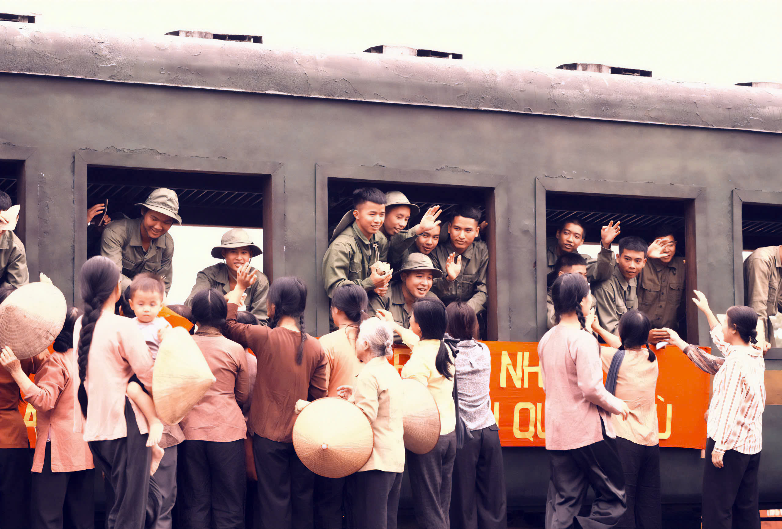 Khán giả Hà Nội xúc động với 