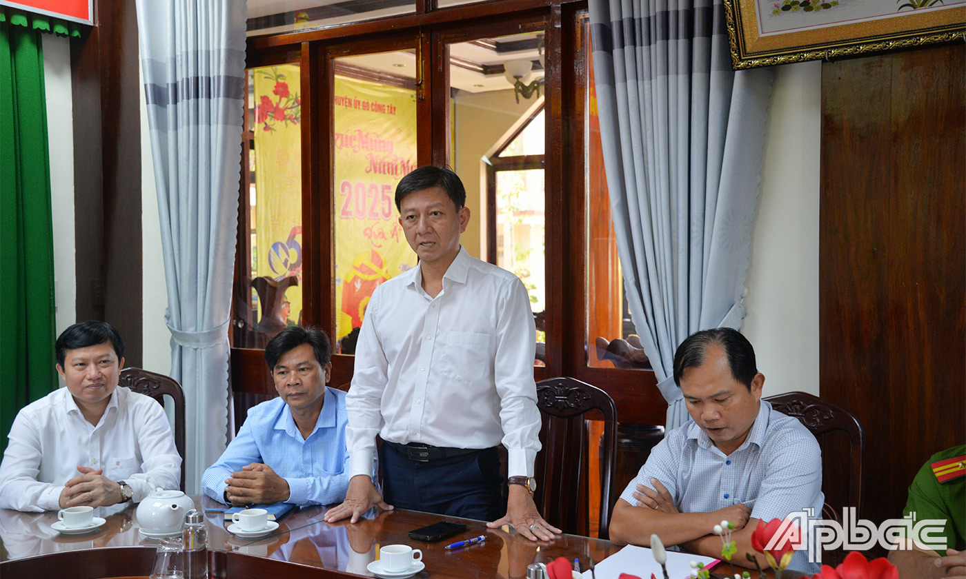 Lãnh đạo các sở, ngành tỉnh phát biểu tại buổi làm việc