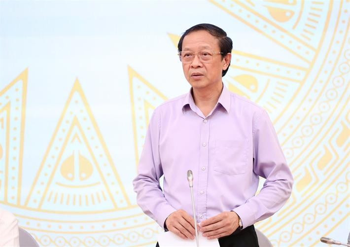 Thứ trưởng Thường trực Bộ Giáo dục và Đào tạo Phạm Ngọc Thưởng trao đổi tại Họp báo Chính phủ thường kỳ tháng 6-2025 (Ảnh: MOET).