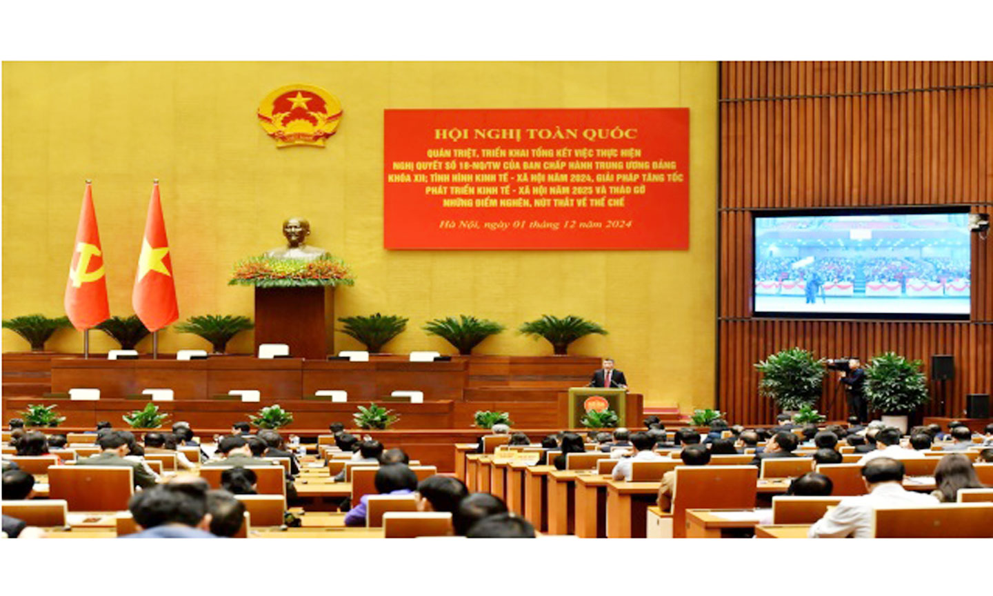 Hội nghị toàn quốc quán triệt, triển khai tổng kết việc thực hiện Nghị quyết 18 của Ban Chấp hành Trung ương Đảng khóa XII.                                                        Ảnh: nhandan.vn