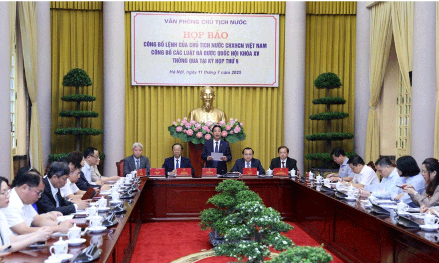 Văn phòng Chủ tịch nước tổ chức họp báo công bố Lệnh của Chủ tịch nước công bố 9 luật được Quốc hội khóa XV, kỳ họp thứ 9 thông qua - Ảnh: VGP/Đức Tuân