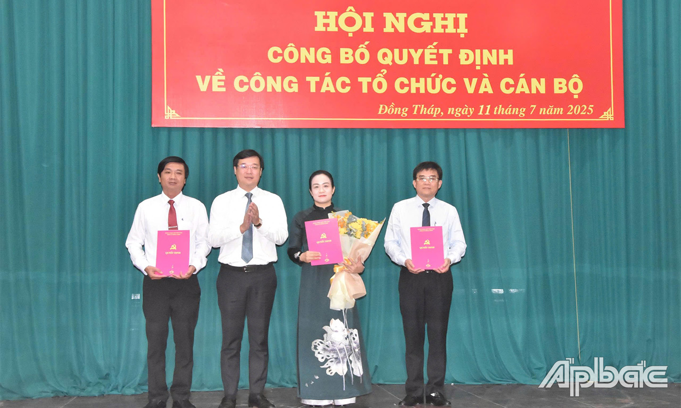 đồng chí Lê Quốc Phong, Ủy viên Trung ương Đảng, Bí thư Tỉnh ủy, Trưởng Đoàn đại biểu Quốc hội đơn vị tỉnh Đồng Tháp 