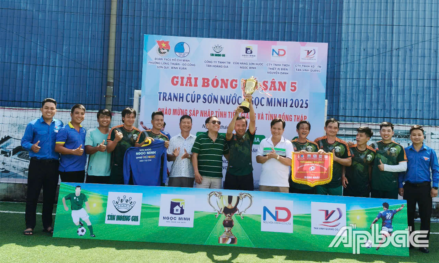Đơn vị phường Bình Xuân xuất sắc đoạt cúp vô địch.