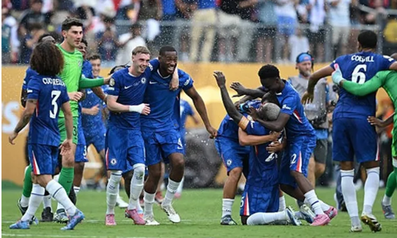 Các cầu thủ Chelsea ăn mừng sau khi đánh bại PSG với tỷ số đầy thuyết phục 3-0.