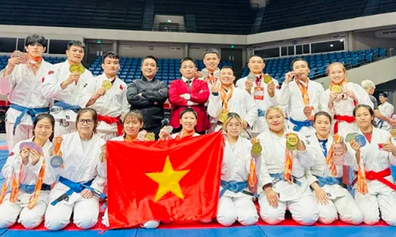 Đội jujitsu Việt Nam có kết quả khích lệ tại giải vô địch trẻ, vô địch Đông Nam Á 2025. Ảnh: TIẾN BÙI