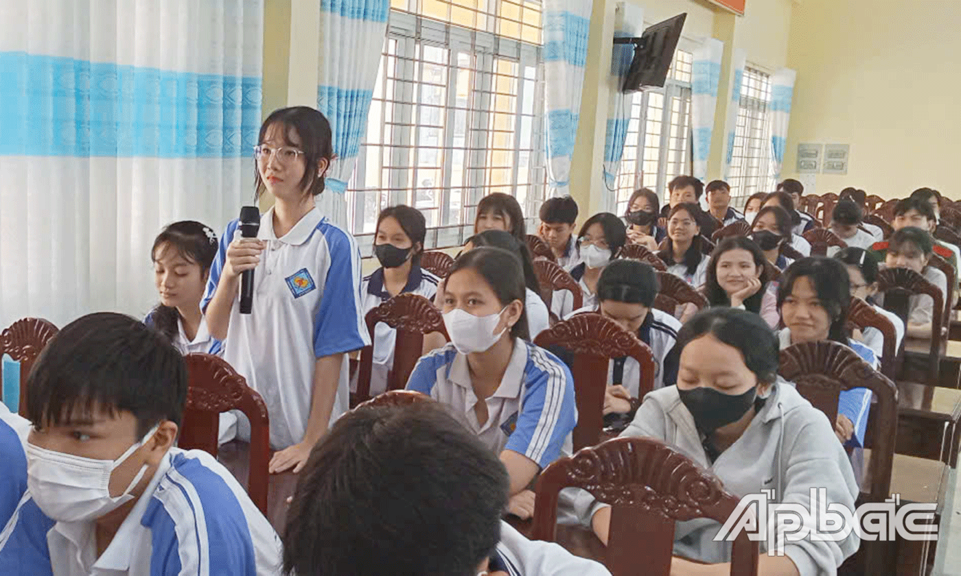 Tăng cường tuyên truyền, giáo dục pháp luật cho học sinh.