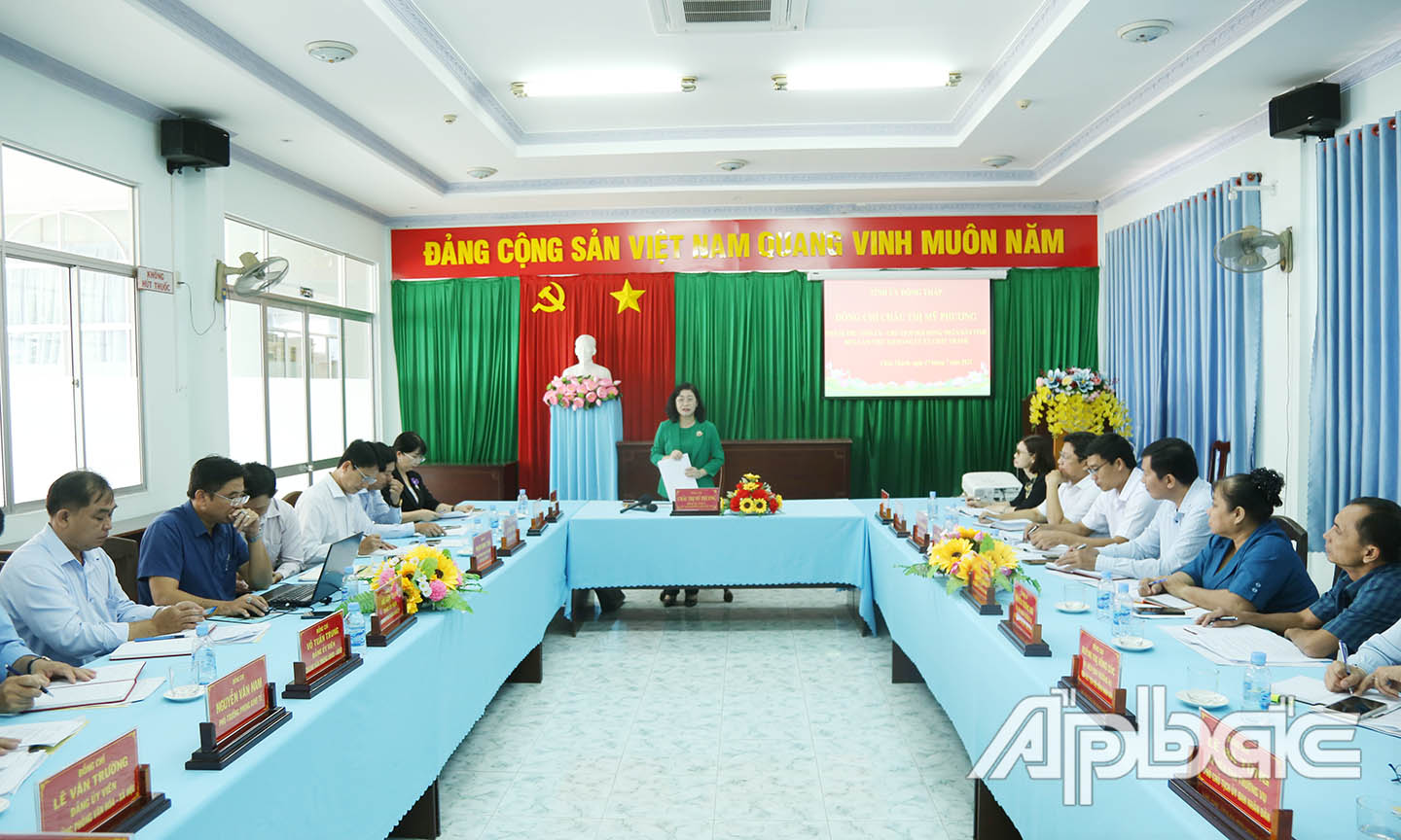 Đồng chí Châu Thị Mỹ Phương phát biểu chỉ đạo.