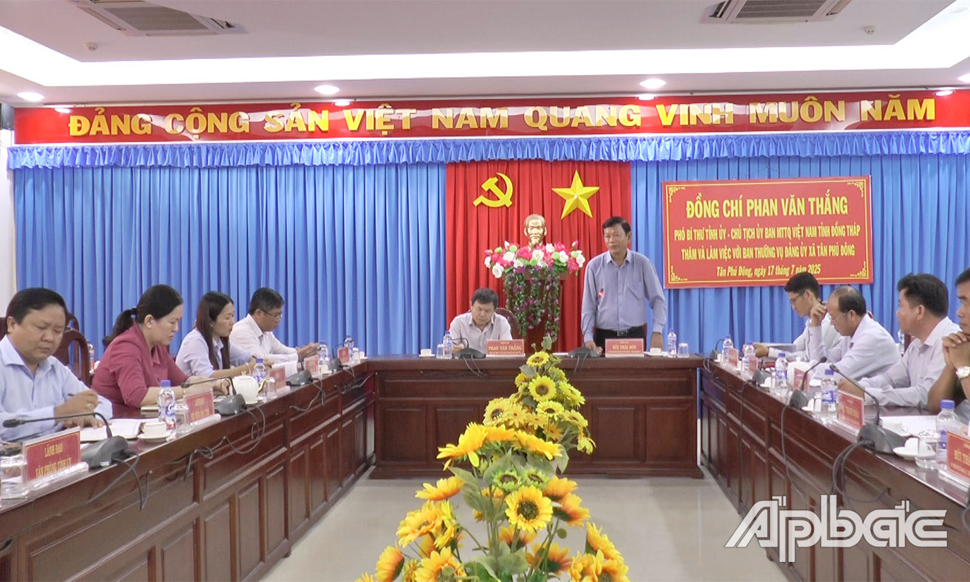 Quang cảnh buổi làm việc.