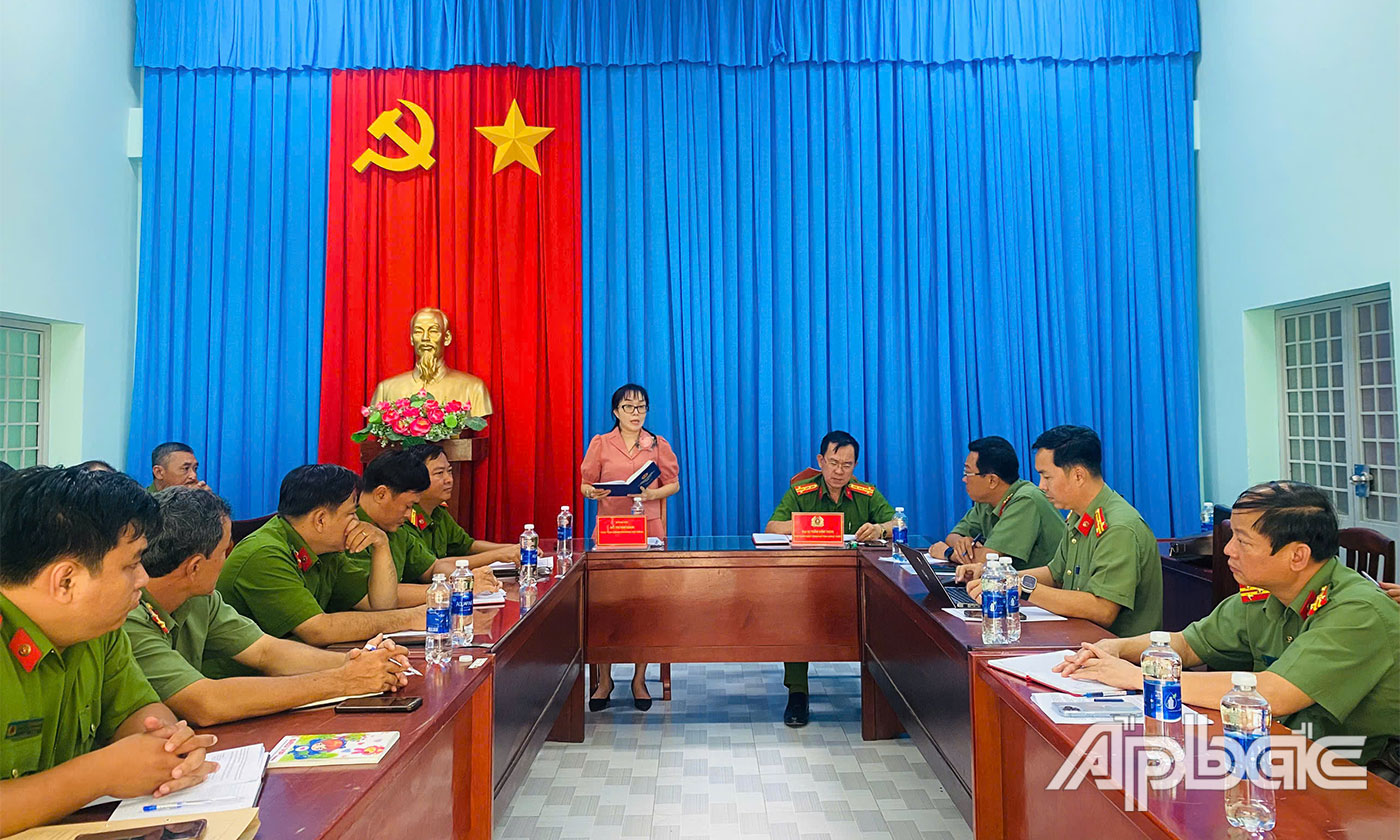 Quang cảnh buổi làm việc.