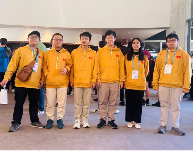 Đội tuyển Việt Nam tham dự Kỳ thi Olympic Toán quốc tế năm 2025.