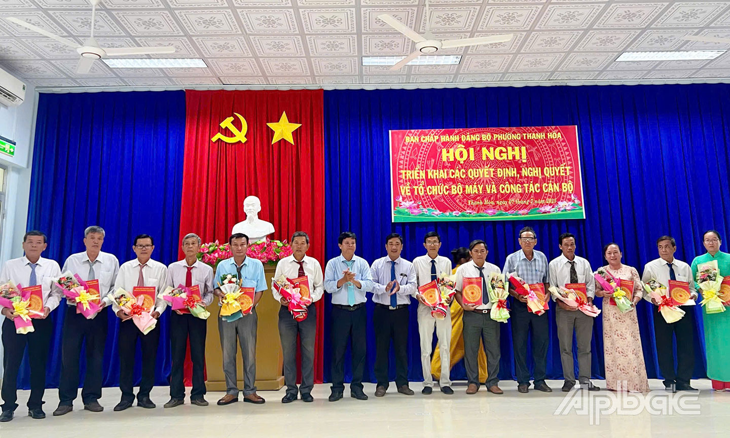 Ban Chấp hành Đảng bộ xã Thanh Hòa tổ chức Hội nghị triển khai các quyết định về tổ chức bộ máy và công tác cán bộ.