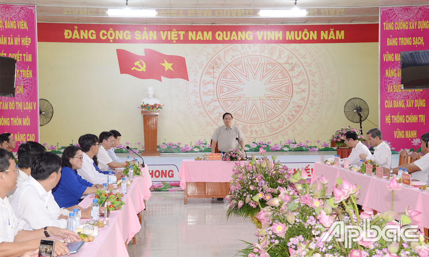 Quang cảnh buổi làm việc.