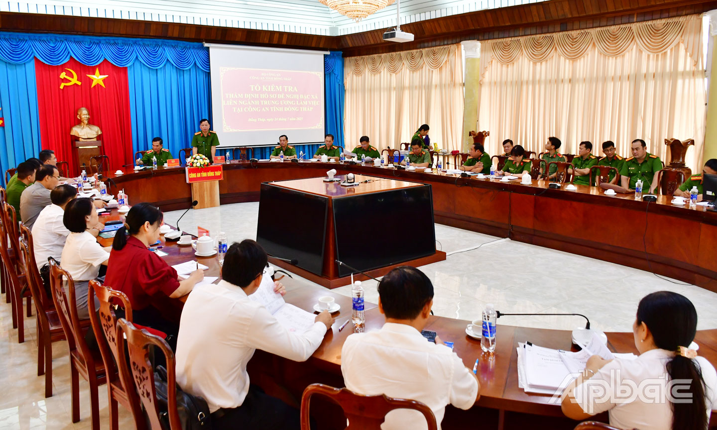 Toàn cảnh buổi làm việc của Đoàn công tác liên ngành Trung ương tại Công an tỉnh Đồng Tháp. Ảnh Đặng Thanh.