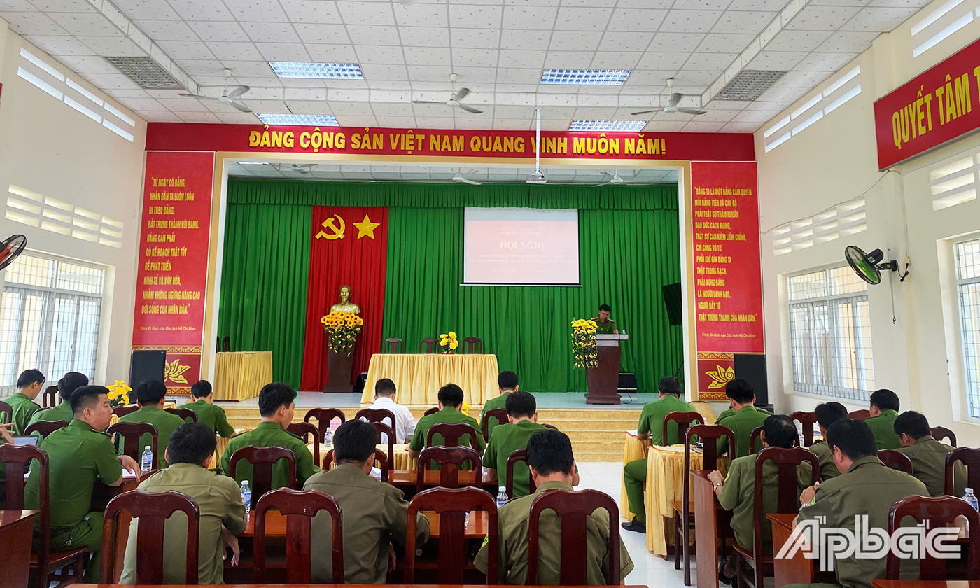 Quang cảnh hội nghị