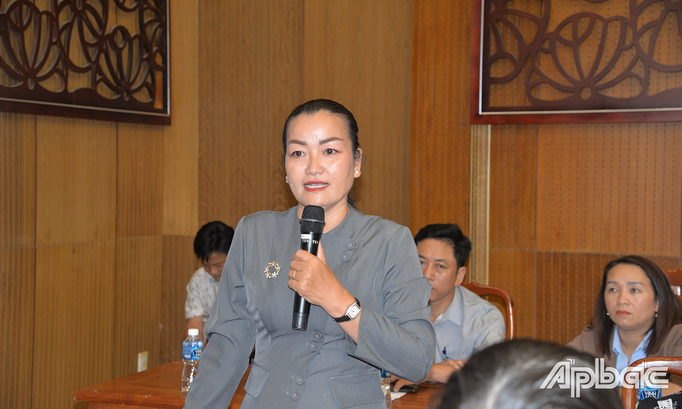 Lãnh đạo HĐND các xã, phường phát biểu tại hội nghị