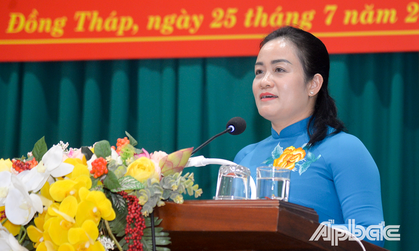 Đồng chí Nguyễn Hải Trâm phát biểu tại hội nghị.