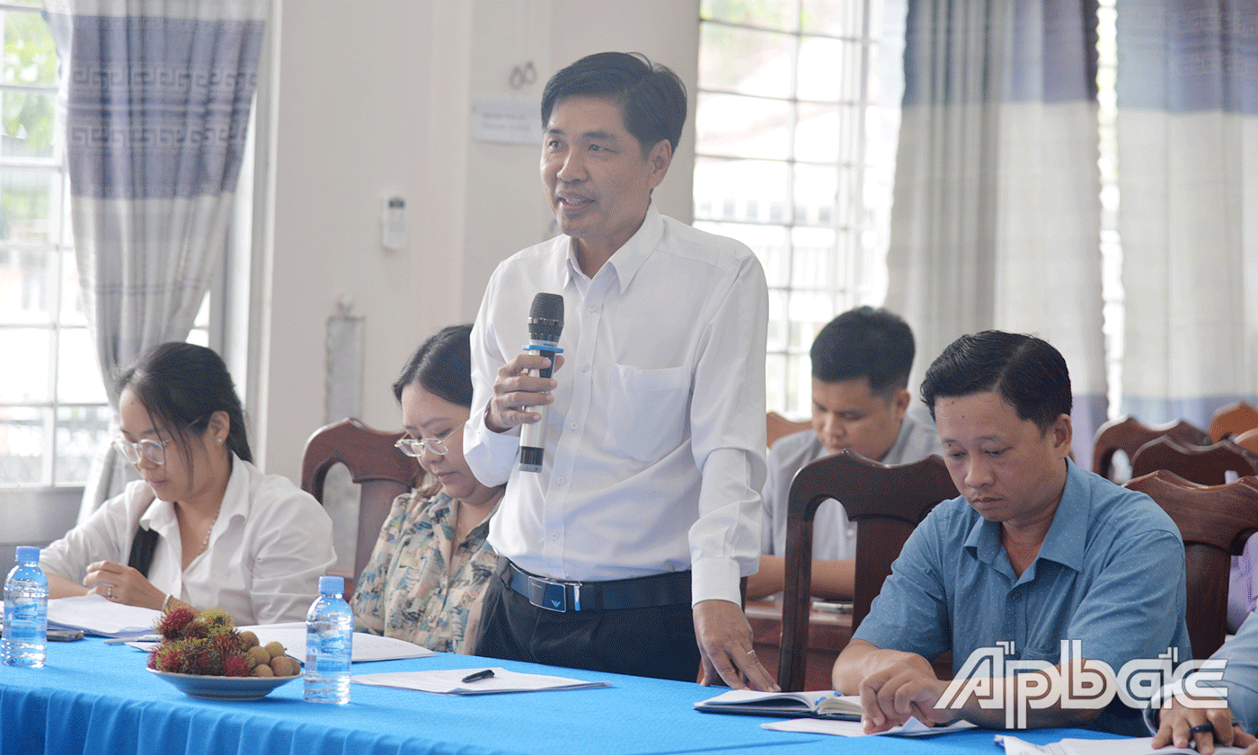 Đại diện lãnh đạo các sở, ngành, địa phương phát biểu tại buổi làm việc.