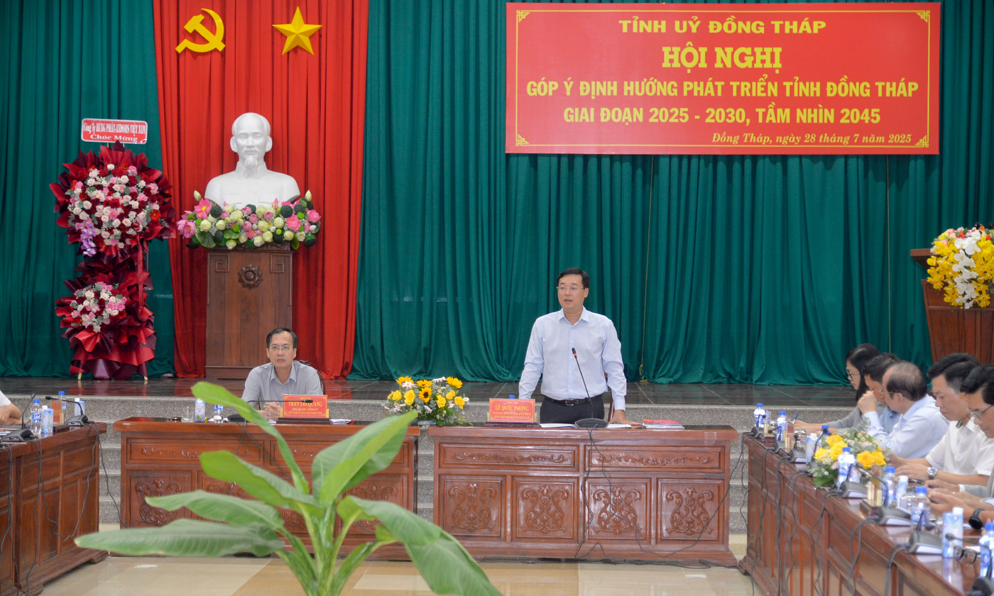 Đồng chí Lê Quốc Phong phát biểu tại hội nghị.
