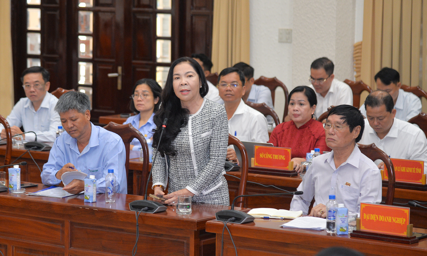 Bà Lương Thị Diễm Trang, Giám đốc Công ty Cổ phần Cảng Mỹ Tho đề xuất cần ưu tiên phát triển du lịch đường thủy, xem đây là dư địa chiến lược để tạo đột phá trong cơ cấu ngành kinh tế, góp phần phát huy lợi thế sông nước, kết nối liên vùng và nâng cao vị thế hình ảnh địa phương trong tầm nhìn phát triển dài hạn.