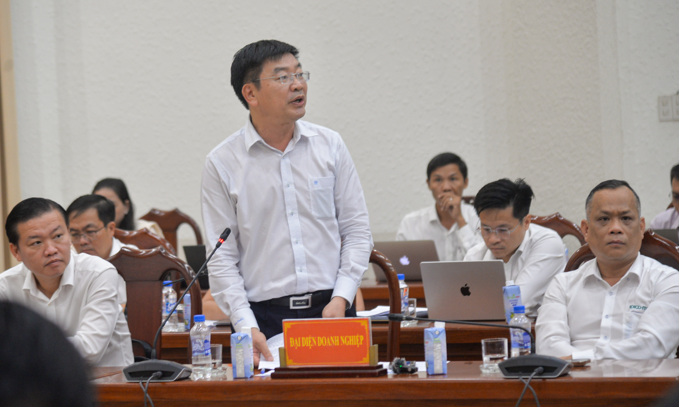 Đại diện doanh nghiệp phát biểu tại hội nghị.