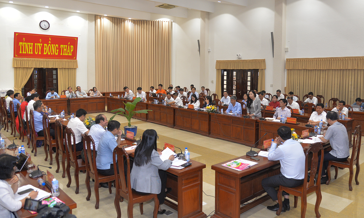Quang cảnh hội nghị.