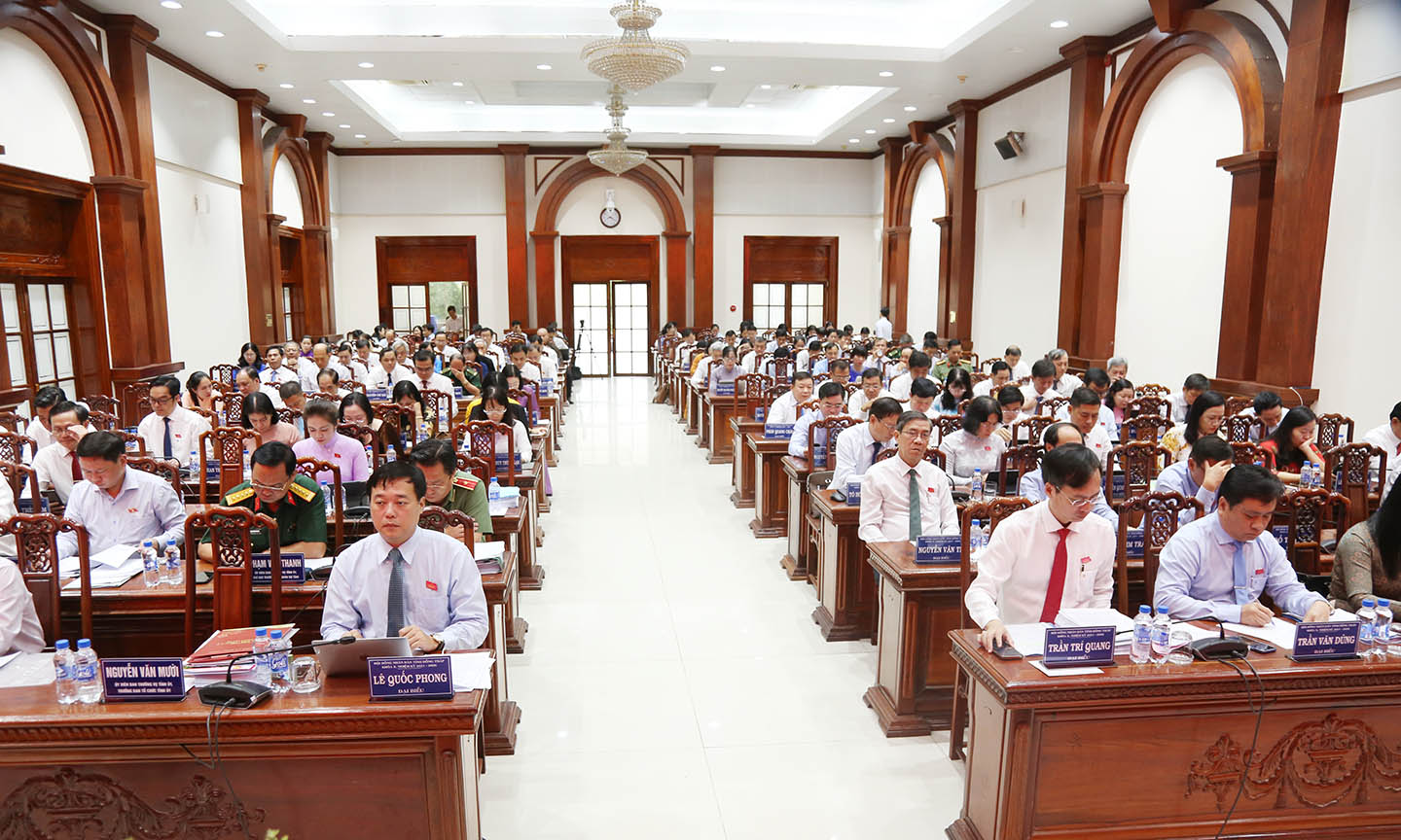 Quang cảnh kỳ họp.