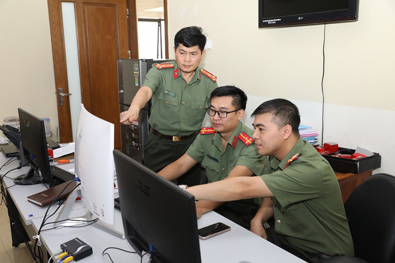 Lực lượng công an triển khai các biện pháp nghiệp vụ để phát hiện và triệt phá các đường dây tội phạm sử dụng công nghệ cao.