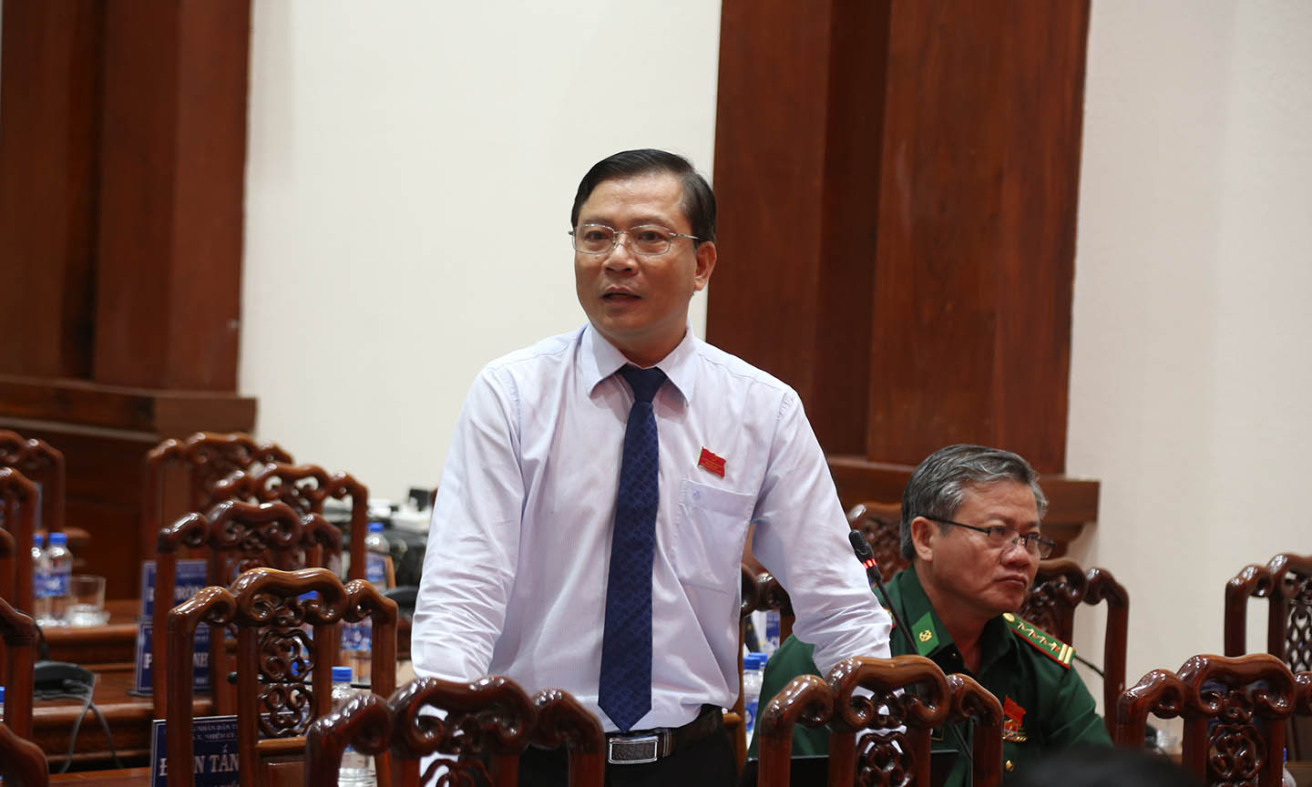 Đại biểu phát biểu thảo luận tại tổ