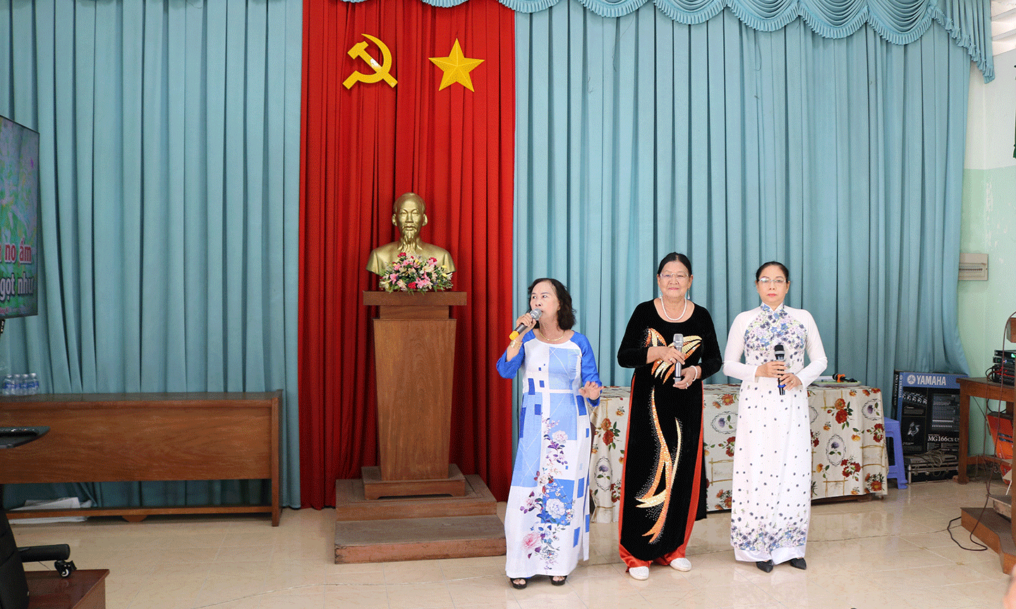Chương trình văn nghệ hát Karaoke của các hội viên