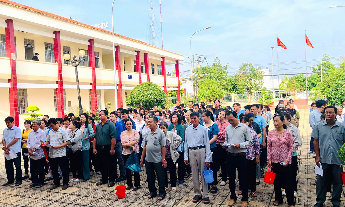 Lễ ra quân Chiến dịch diệt lăng quăng phòng bệnh sốt xuất huyết tại xã Vĩnh Bình
