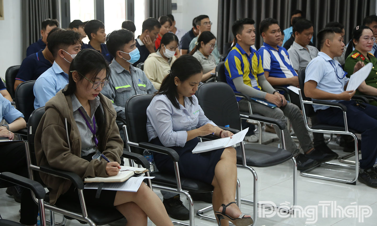 Đại diện các công ty của KCN rất quan tâm các vấn đề mới của luật PCCC.