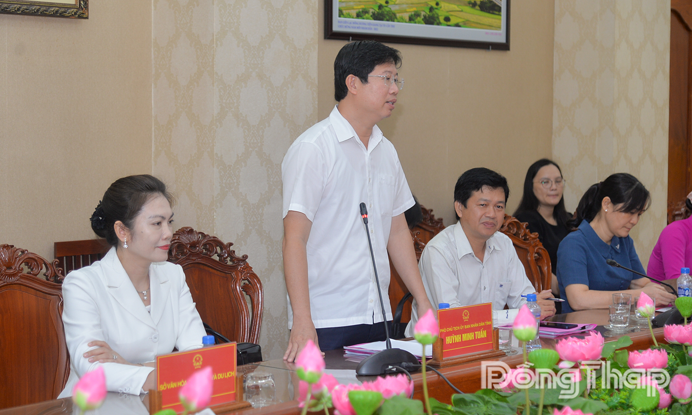 Đồng chí Huỳnh Minh Tuấn phát biểu tại hội nghị.