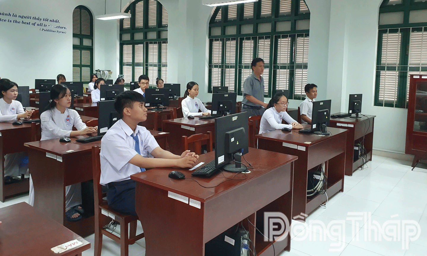 Thí sinh cần thanh toán lệ phí xét tuyển đại học bằng phương thức thanh toán trực tuyến thông qua hệ thống của Bộ GD-ĐT.