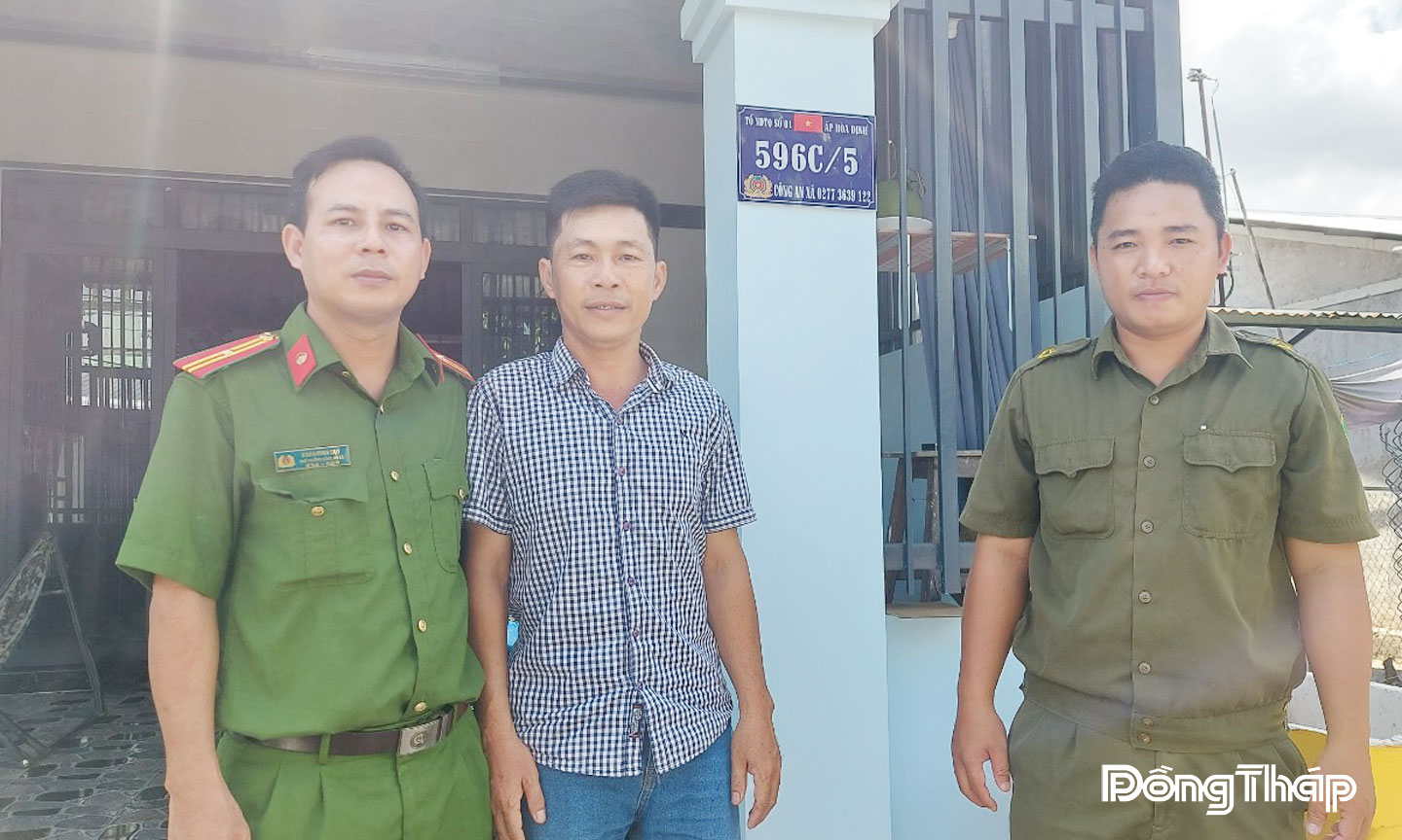 Mô hình Tổ tự quản và mỗi số nhà là một đường dây nóng tố giác tội phạm.