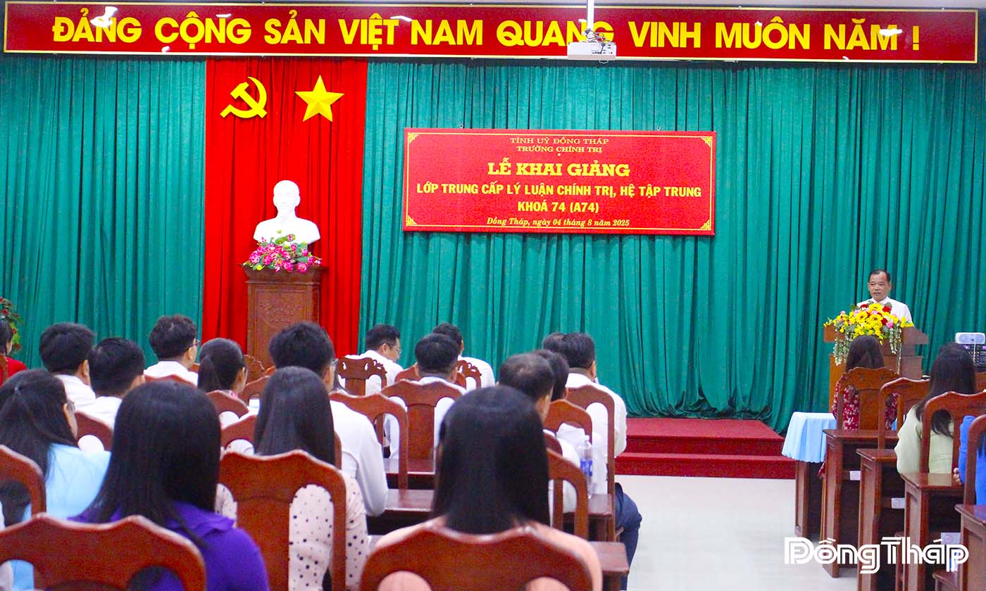 Quang cảnh buổi lễ. 