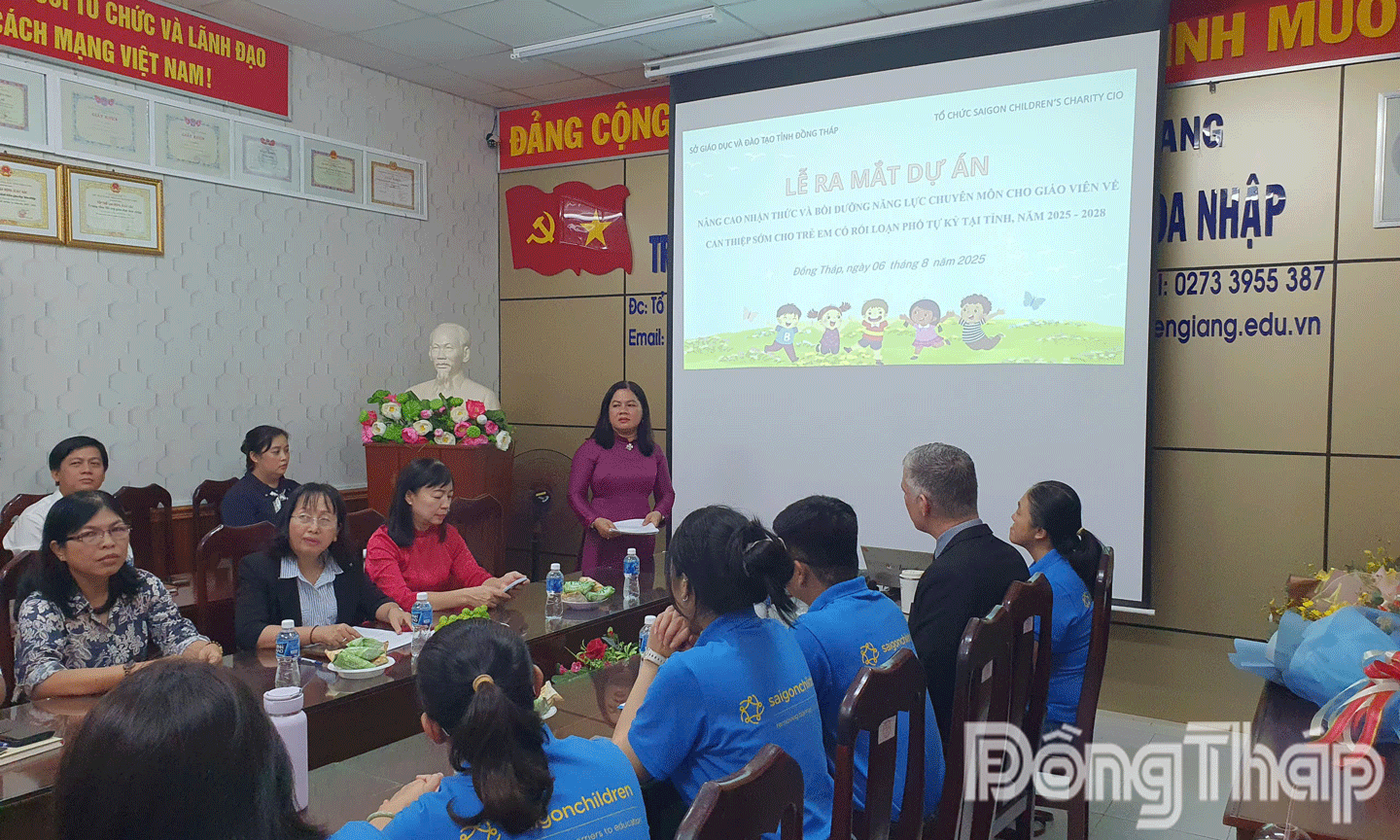 Phó Gi ám đốc Sở ự quan tâm tài trợ về mặt vật chất, tinh thần cũng như con người của Tổ chức Saigon Childrens Charity CIO đến con người và vùng đất Đồng Tháp hết sức trân quý
