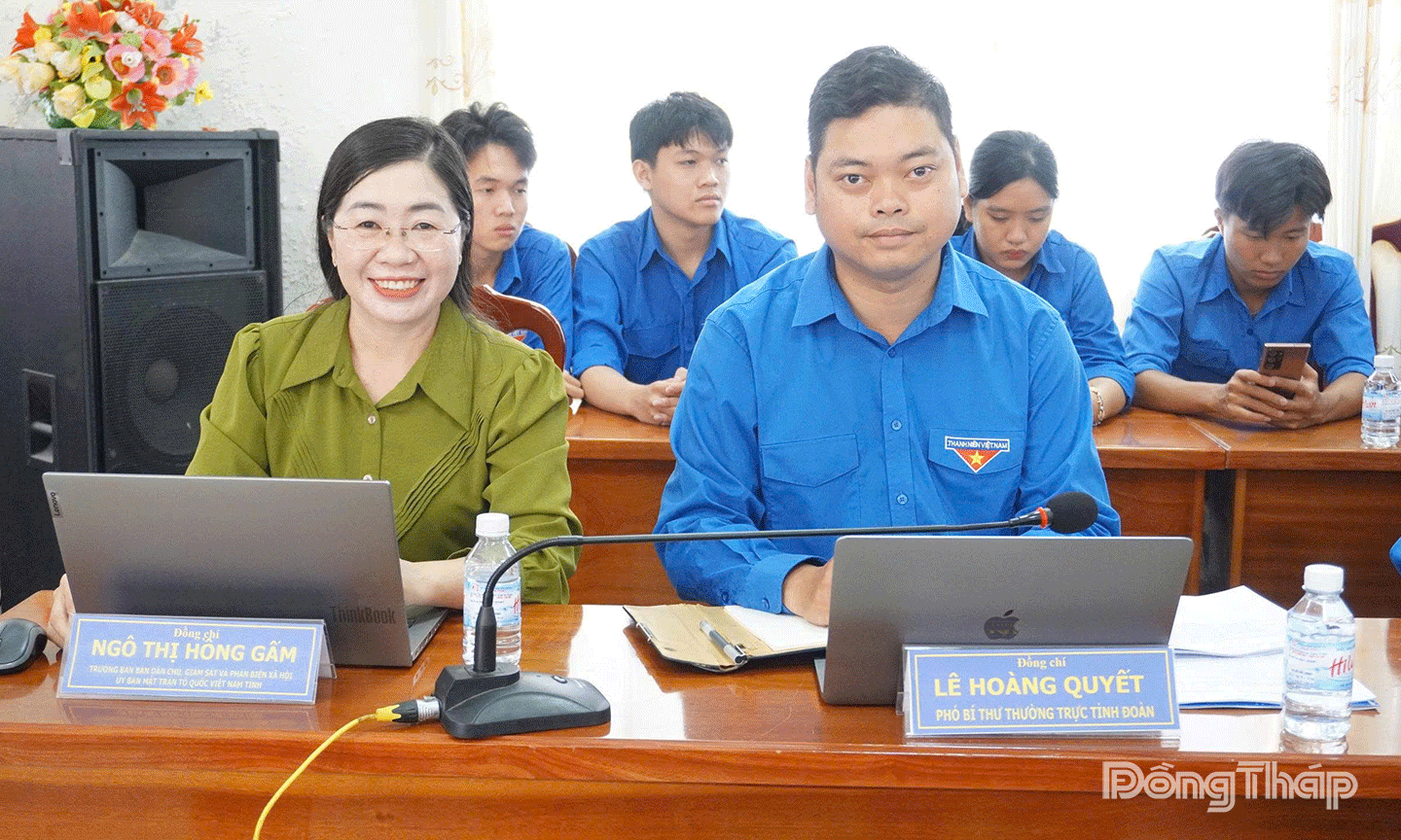 Đại biểu tham dự hội nghị