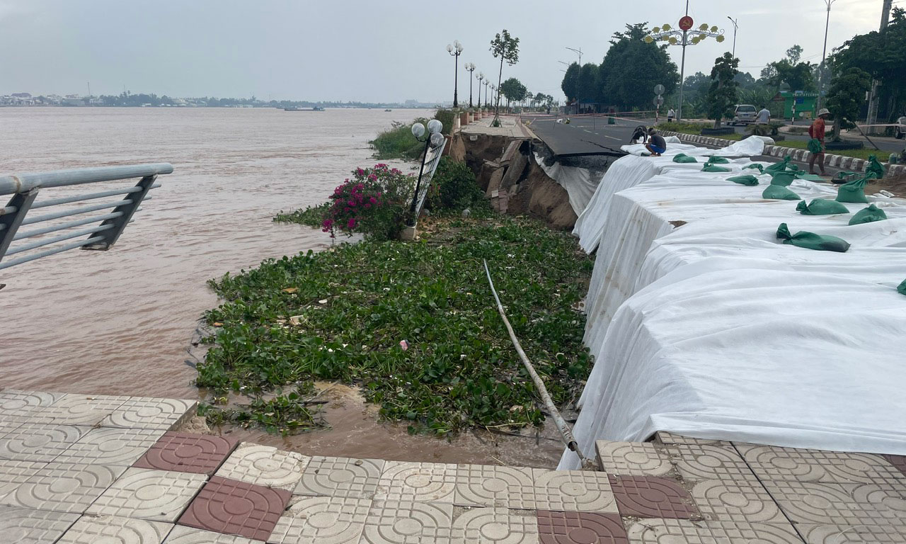 Hiện trường vụ sạt lở.
