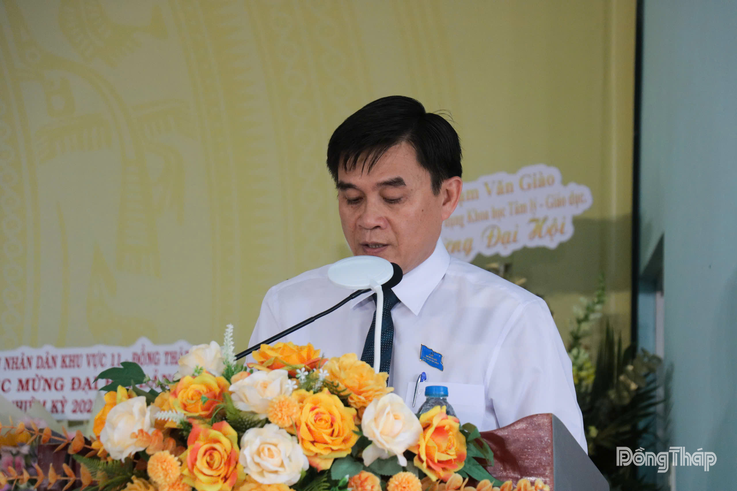 Đồng chí Nguyễn Văn Mười, Uỷ viên Ban thường vụ tỉnh uỷ, Trưởng Ban Tổ chức tỉnh uỷ phát biểu chỉ đạo tại đại hội