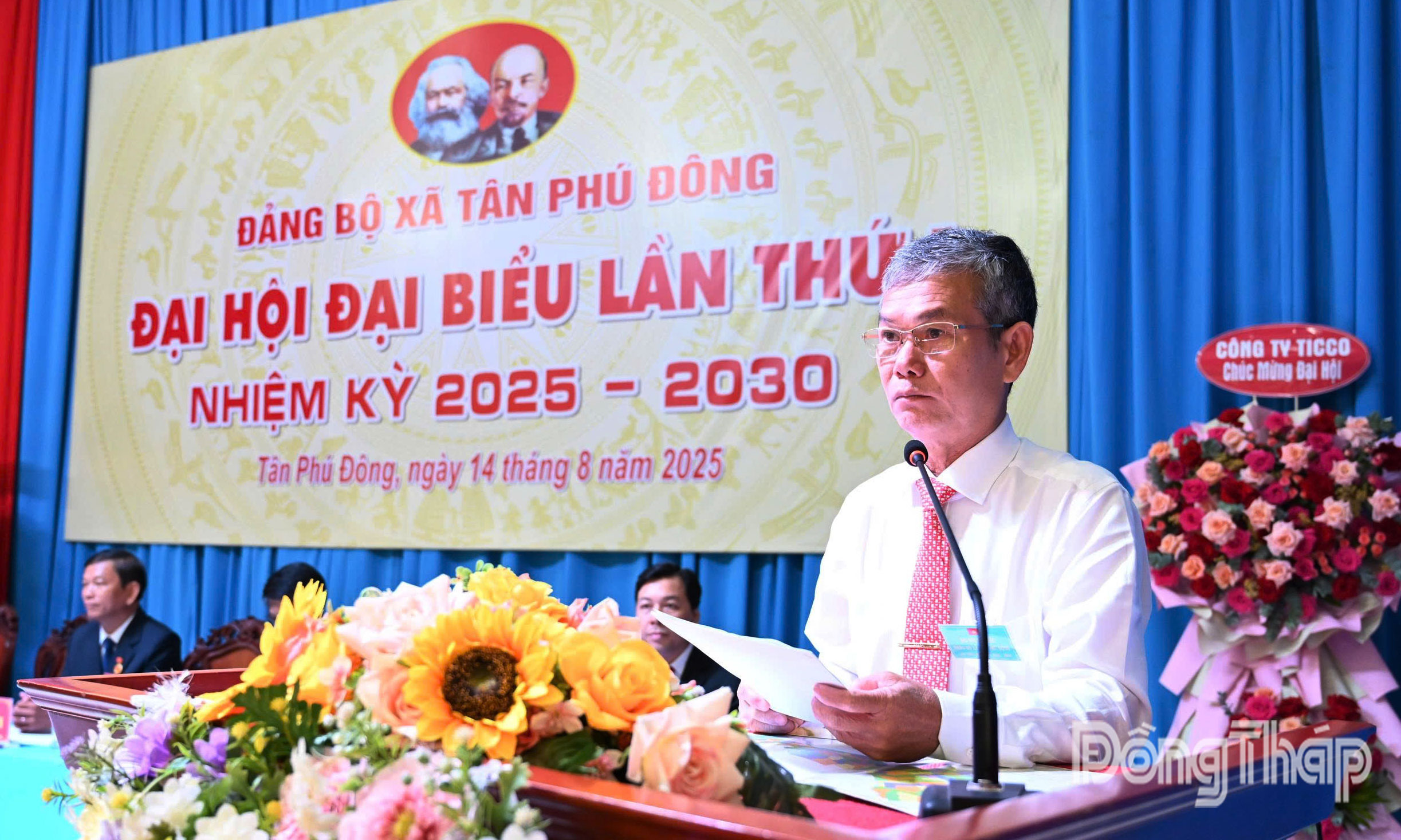Đồng chí Đinh Văn Dũng phát biểu chỉ đạo đại hội.