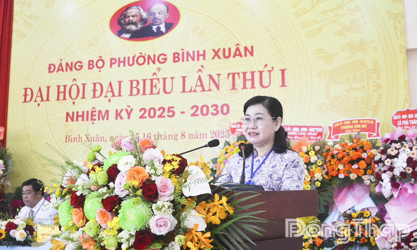 Đồng chí hâu Thị Mỹ Phương, Phó Bí thư Tỉnh ủy, Chủ tịch HĐND tỉnh Đồng Tháp phát biểu chỉ đạo tại Đại hội.