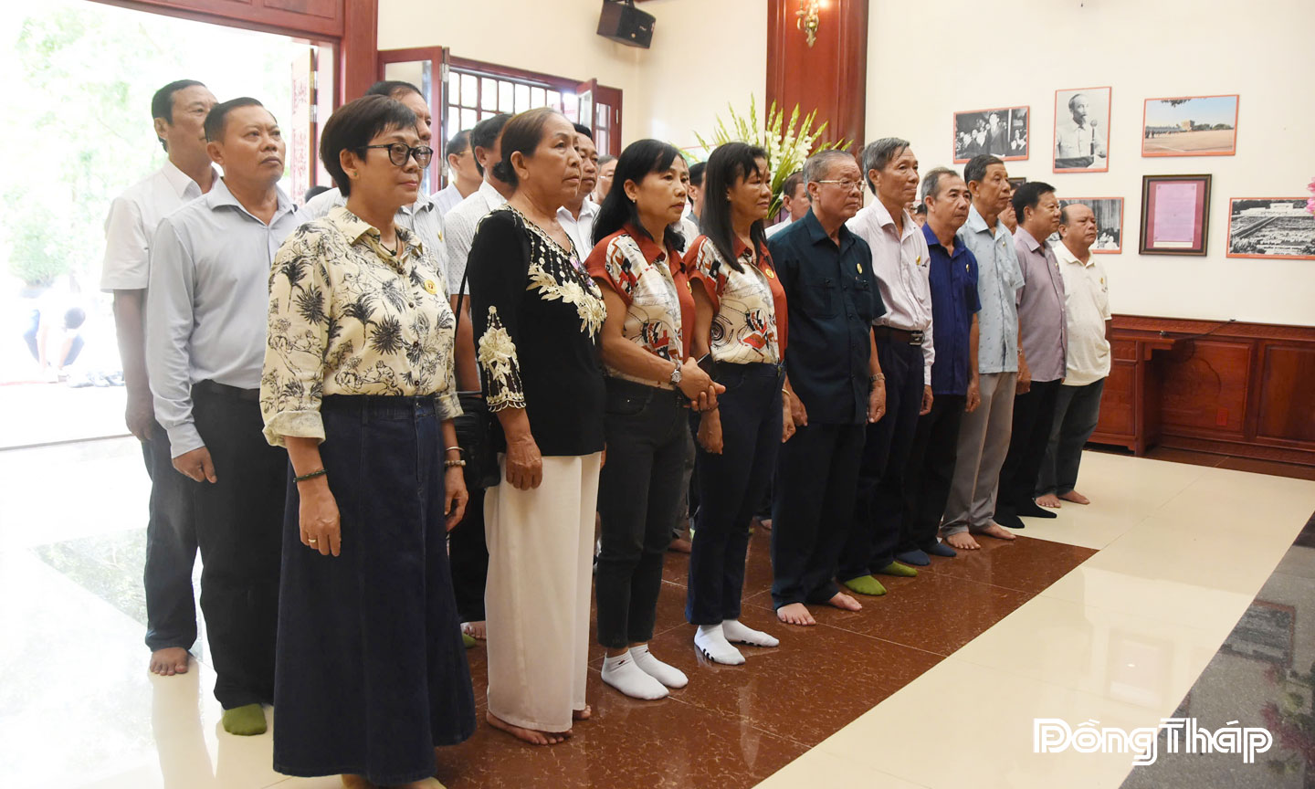 Đoàn Cựu CAND tỉnh Đồng Tháp tham quan Bảo tàng CAND tại Khu Di tích lịch sử Ban An ninh Khu IX tại xã U Minh Thượng, tỉnh An Giang. Ảnh: Duy Phương.