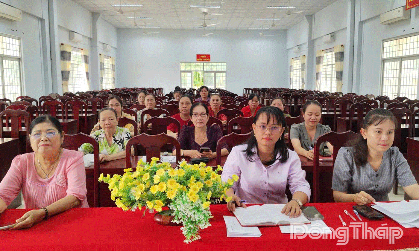 Cán bộ, hội viên phụ nữ tỉnh Đồng Tháp tích cực góp ý dự thảo văn kiện Đại hội Đảng bộ tỉnh lần thứ I, nhiệm kỳ 2025 – 2030.
