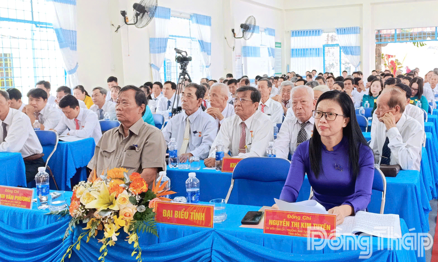 đồng chí Nguyễn Thị Kim Tuyến, Ủy viên Ban Thường vụ Tỉnh ủy, Trưởng Ban Tuyên giáo và Dân vận Tỉnh ủy Đồng Tháp dự Đại hội Đảng bộ xã Thanh Hưng, nhiệm kỳ 2025 - 2030. 